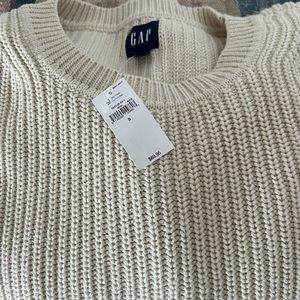 Gap crewneck sweater